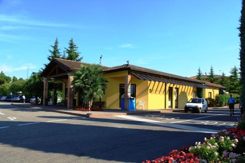 Hotel Bella Italia Peschiera del Garda Esterno foto