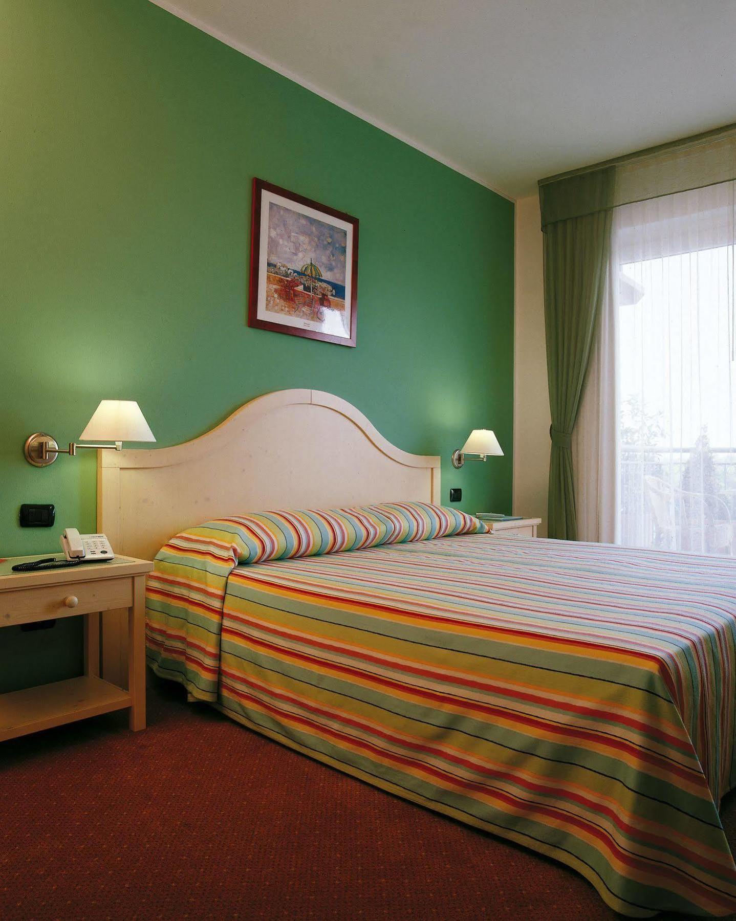Hotel Bella Italia Peschiera del Garda Esterno foto